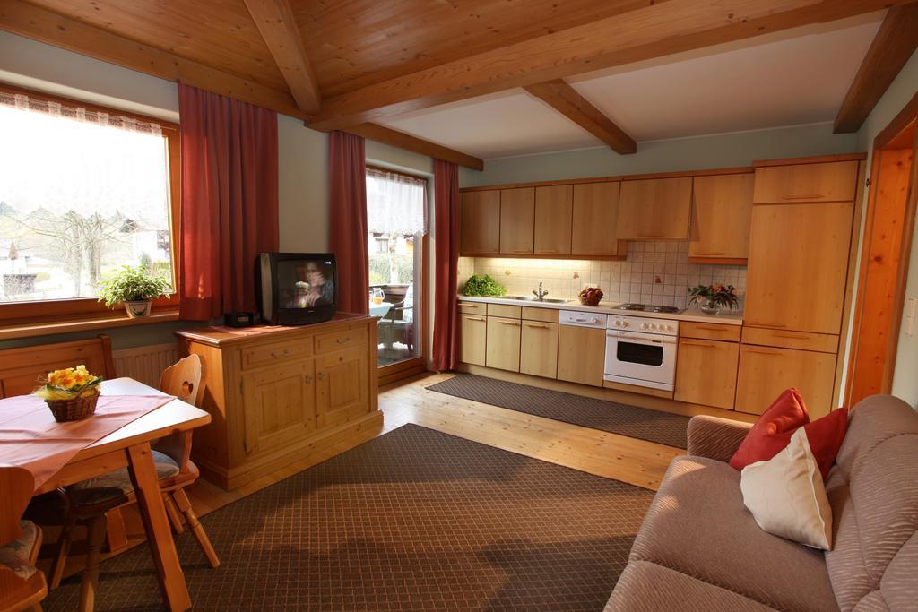 إتيير Gaestehaus Hoelzl الغرفة الصورة