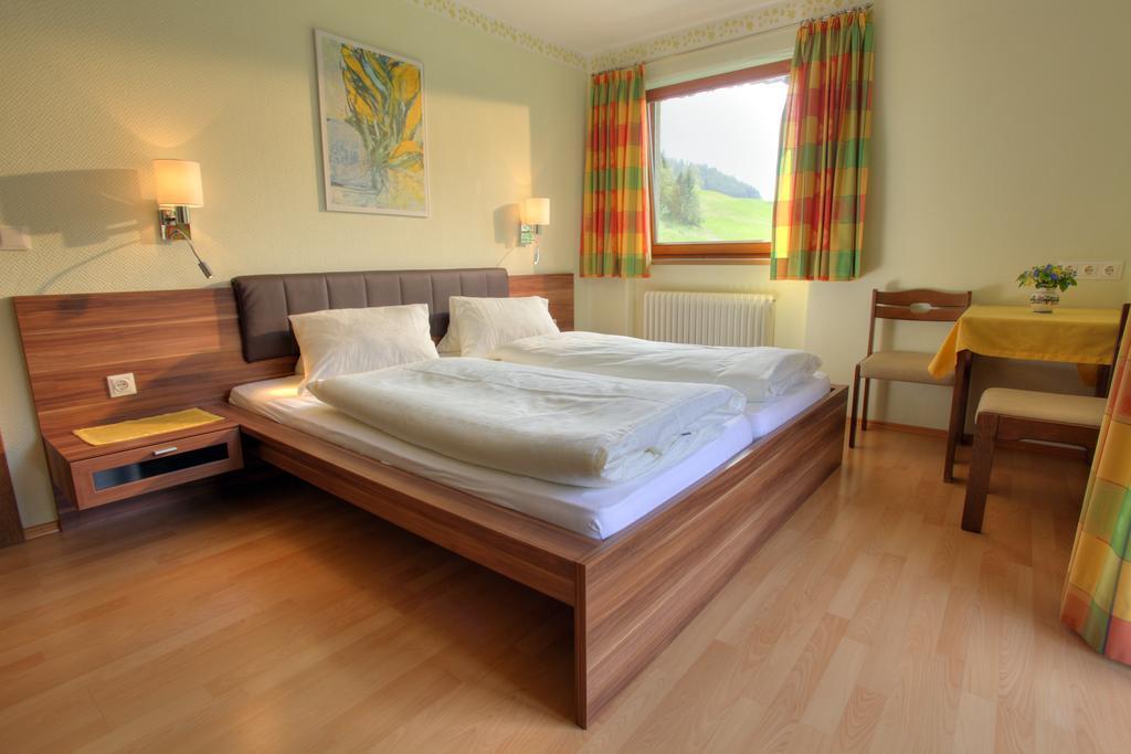 إتيير Gaestehaus Hoelzl الغرفة الصورة
